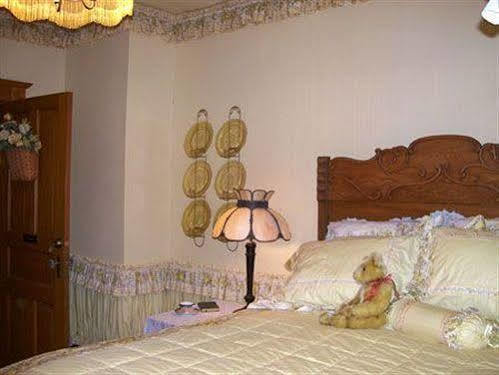 Isadoras Bed And Breakfast West Bend Luaran gambar